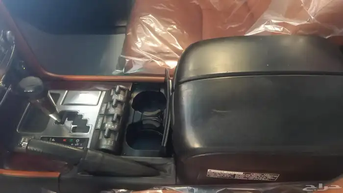 جيب لكزس LX570 موديل2011 اللون أبيض  اللون الداخلي جملي استم 1