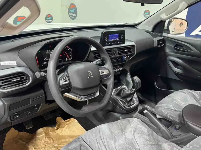 بيجو لاندتريك غمارتين 7