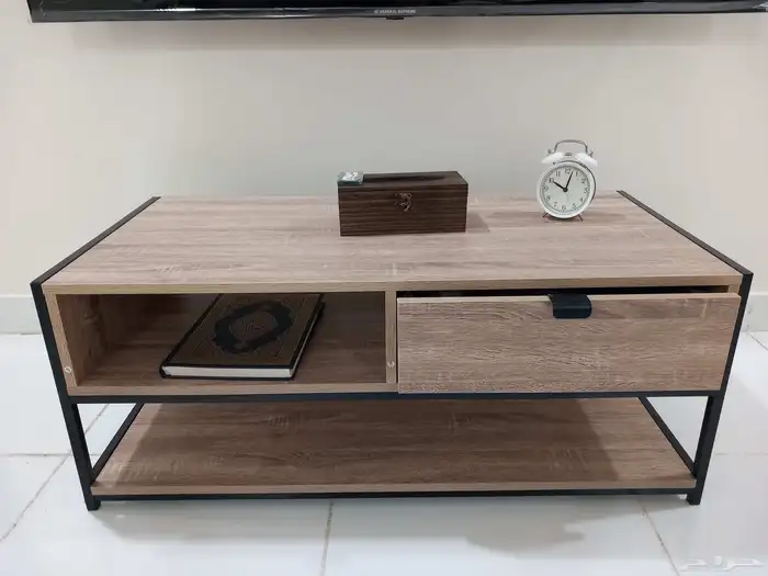 طاوله بدروج جديده استخدام اسبوعين قيمتها 365 جات صغيره على 0