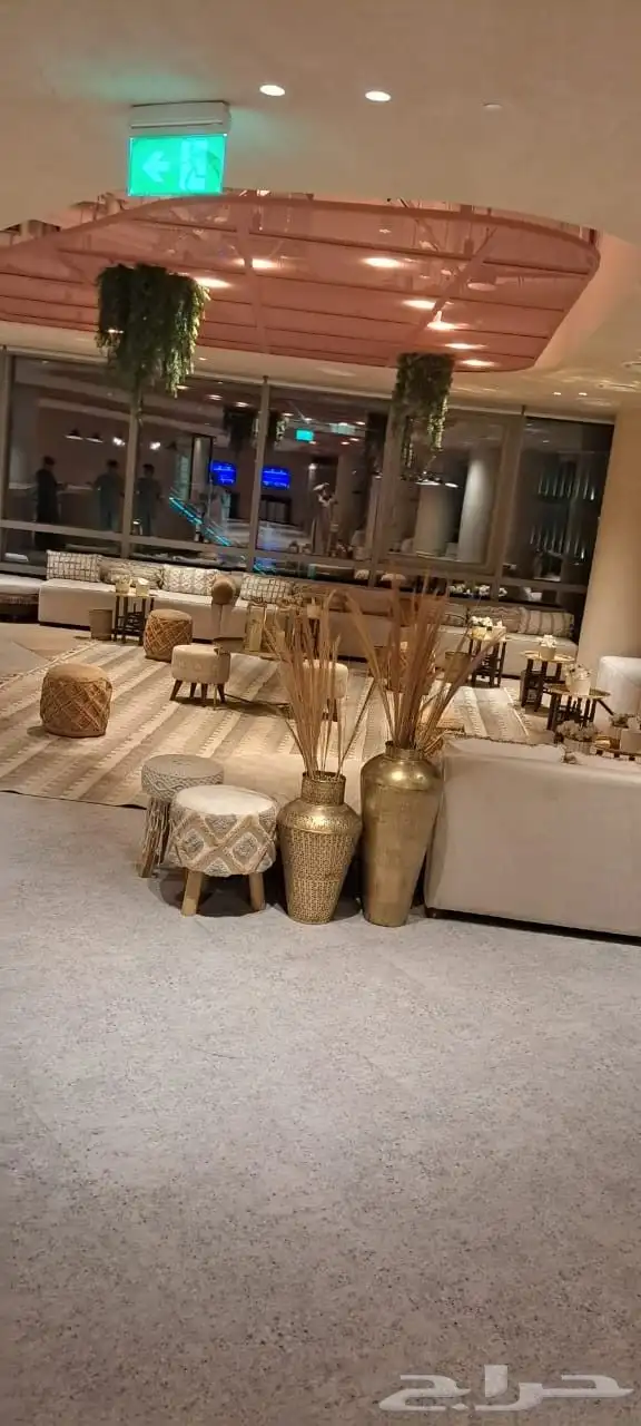 يوجد لدينا تاجير جلسات في ايبي 0