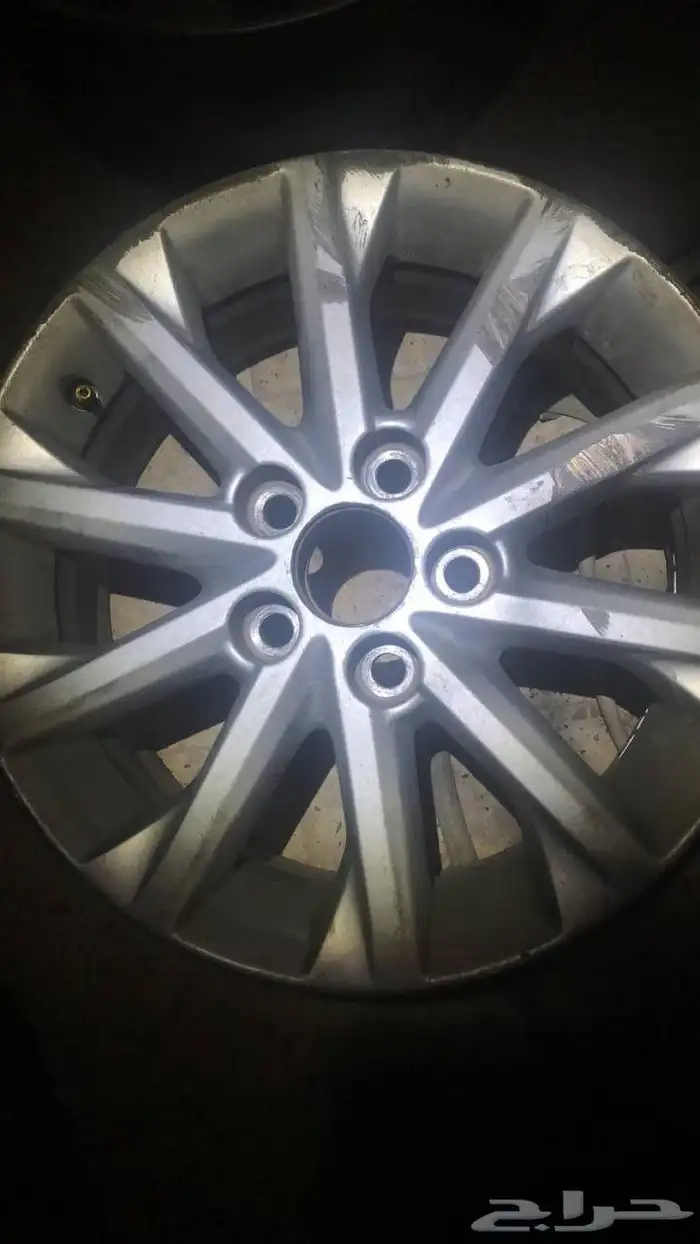 كفرين جنط 16يركب لكامري شبه الجديد 215 16 60 4