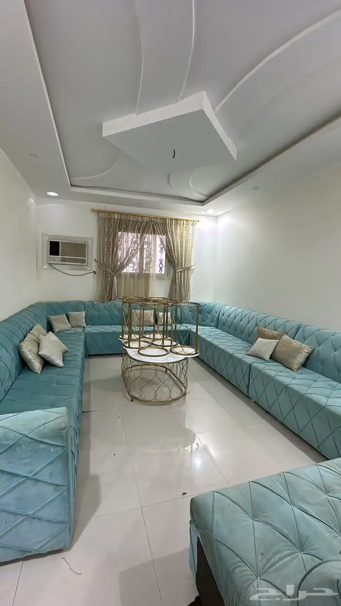 غرفة نوم ومجلس ارضي ومجلس كنب اثاث نظيف للبيع 2