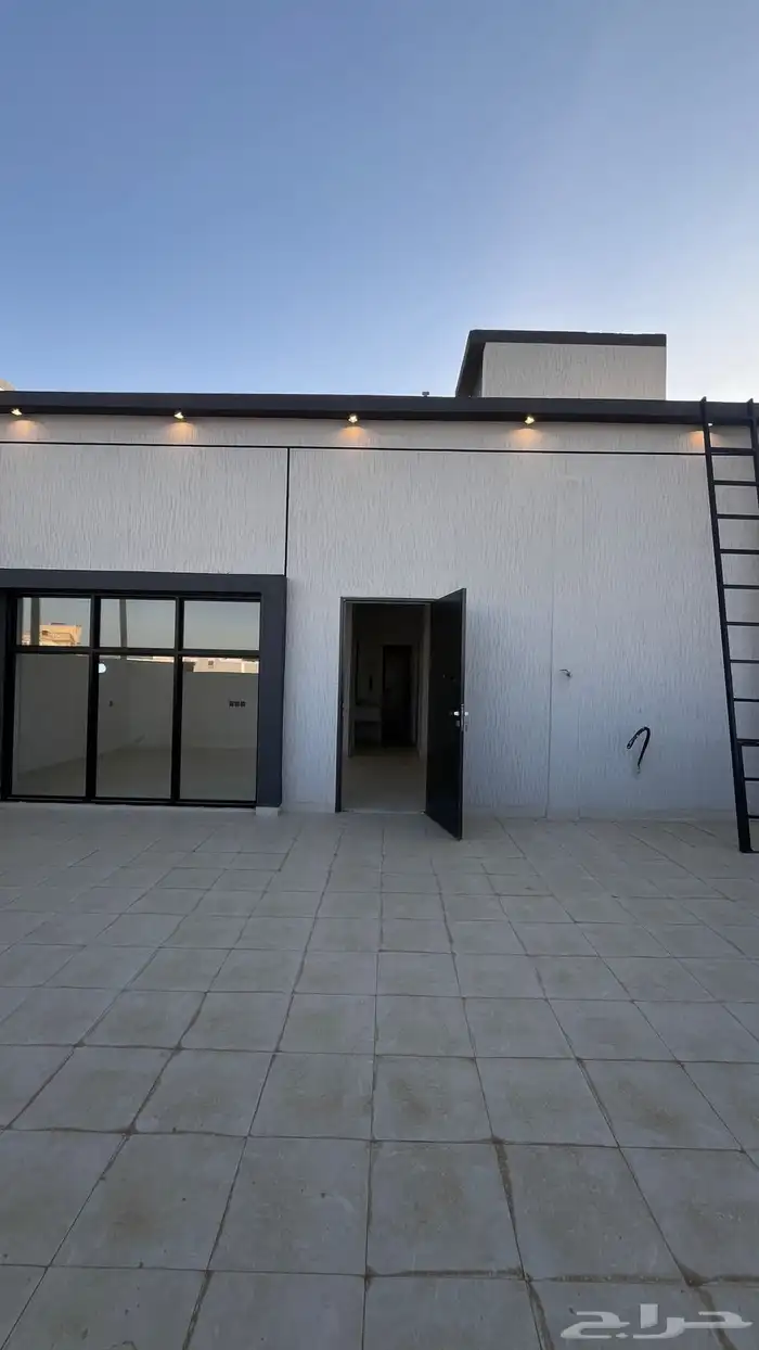 فلل للبيع فى خميس مشيط طريق المدينه العسكريه بسعر مناسب 12