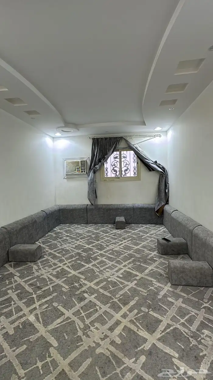 غرفة نوم ومجلس ارضي ومجلس كنب اثاث نظيف للبيع 1