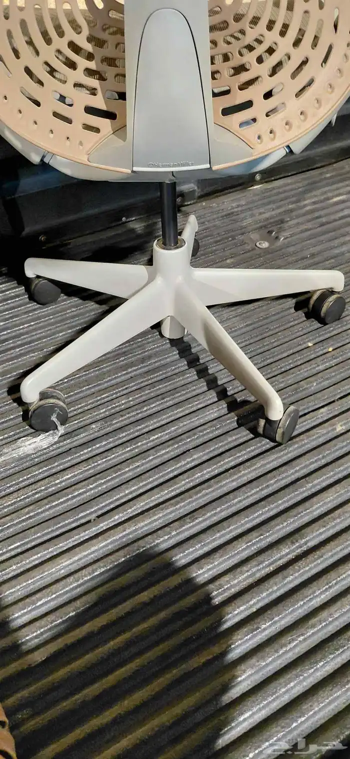Herman Miller Mirra fully equipped made in America 3