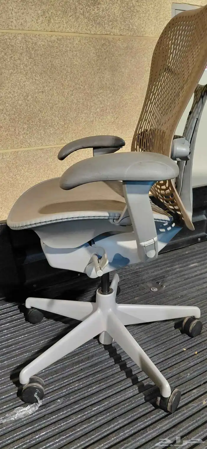 Herman Miller Mirra fully equipped made in America 1