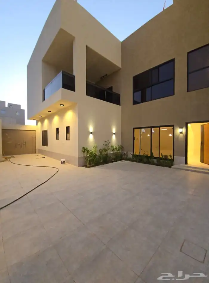 للبيع فيلا فاخرة بحي المهدية 405م 5