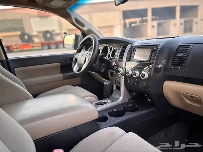 تويوتا اسكويا 10