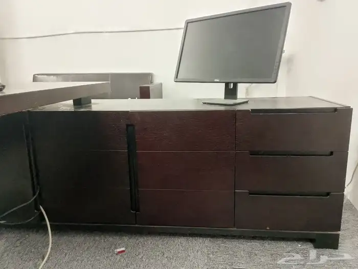 للبيع أثاث مكتبي بحالة ممتازة 1