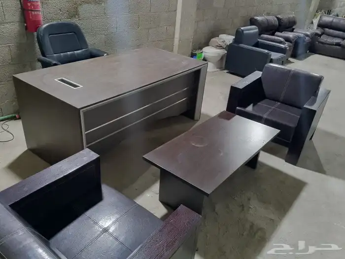 للبيع أثاث مكتبي بحالة ممتازة 2