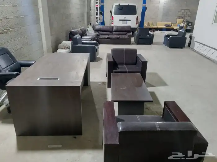 للبيع أثاث مكتبي بحالة ممتازة 3