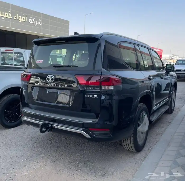 لاندكروزر GXR L4 بنزين 2025 11