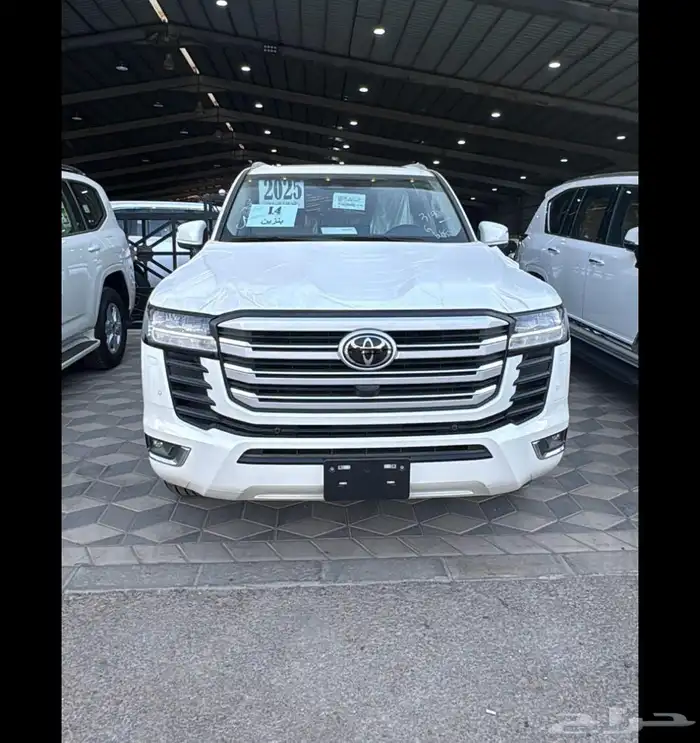 لاندكروزر GXR L4 بنزين 2025 1