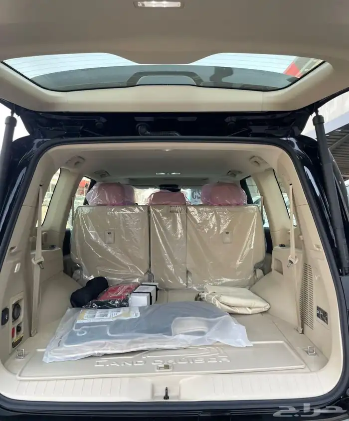 لاندكروزر GXR L4 بنزين 2025 12