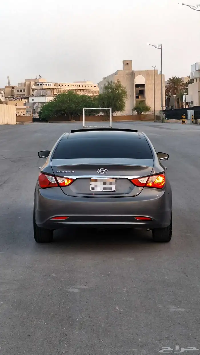Hyundai sonata 2011 1