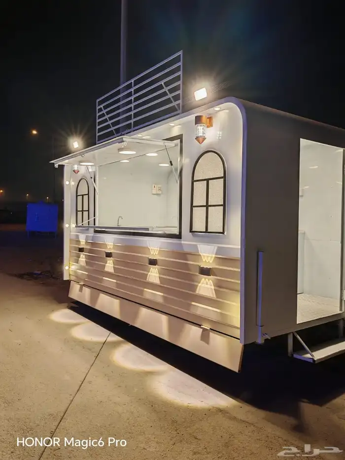 مواصفات العربه -1- مطبخ كامل مصنوع من الاستيل 2 جدران و 1