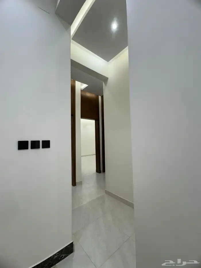 للبيع أرواف أرضية وعلوية بمدخل سياره 11