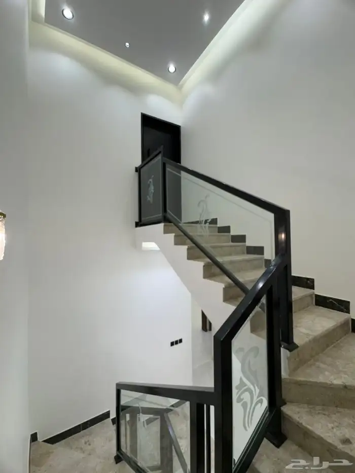 للبيع أرواف أرضية وعلوية بمدخل سياره 4