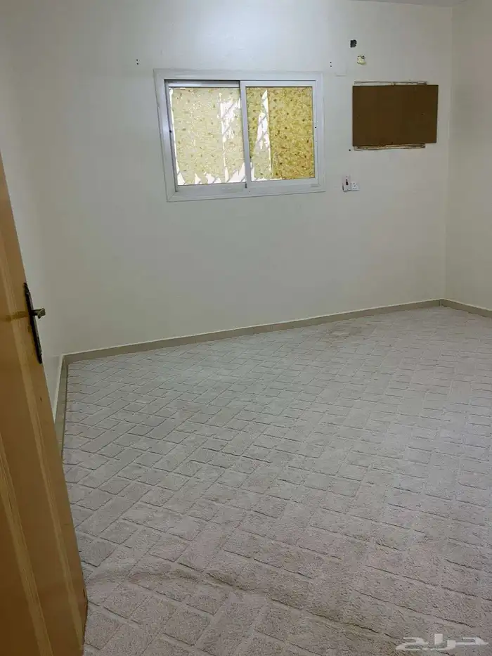 للايجار شقة عوايل علوية 4