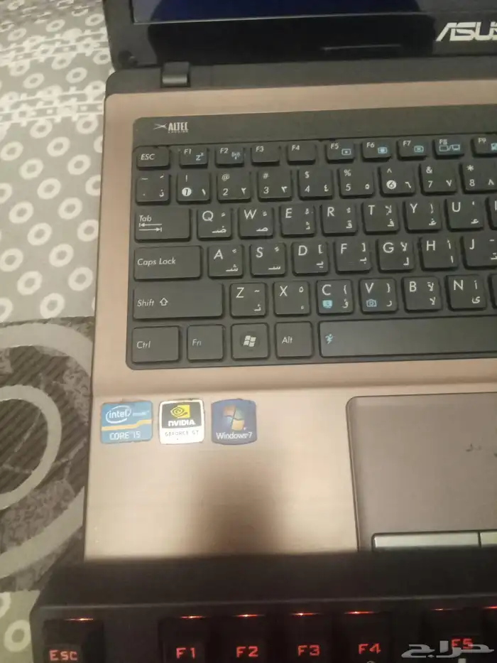 للبيع لابتوب asus 1