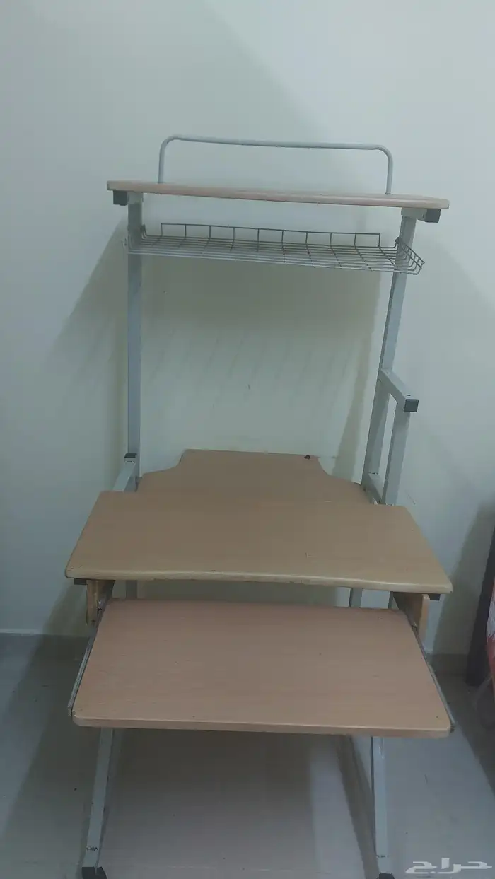 ترابيزة كمبيوتر او لاب توب 4