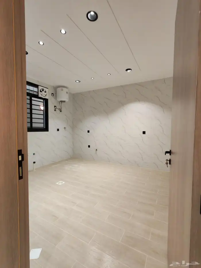 للبيع دور ارضي مع بايكه سياره احد رفيده بسعر 540 الف 12