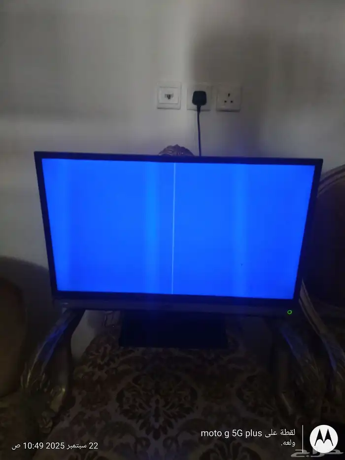 شاشه للبيع فيها خط بسيط 0