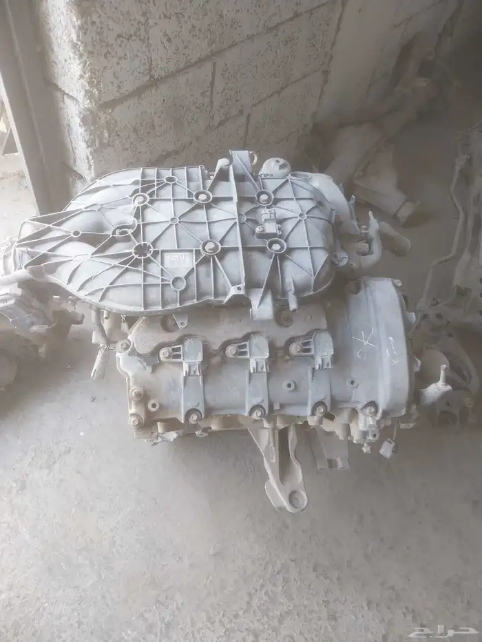 يوجد لدينا مسودع يوجد فيه مكاين وجيرات وروس وصدور وكرتيرات 6