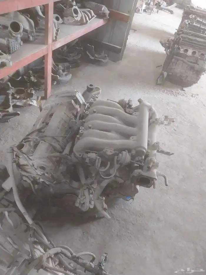 يوجد لدينا مسودع يوجد فيه مكاين وجيرات وروس وصدور وكرتيرات 4