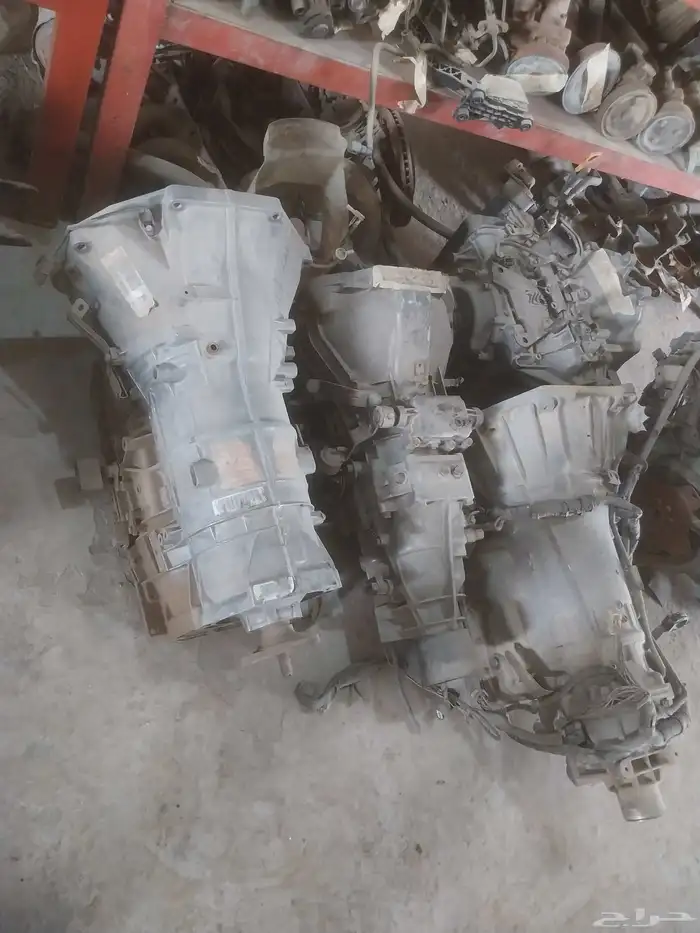 يوجد لدينا مسودع يوجد فيه مكاين وجيرات وروس وصدور وكرتيرات 2