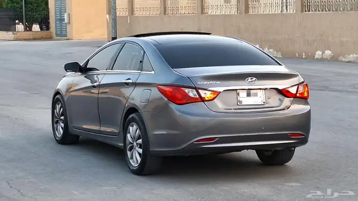 Hyundai sonata 2011 4