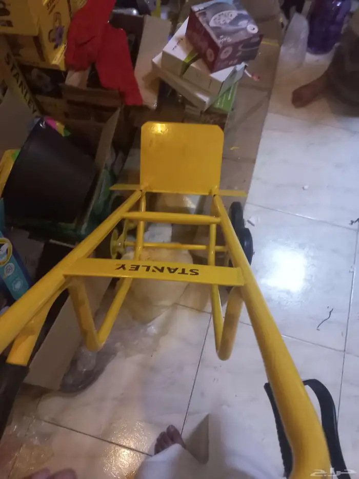 أدوات مناشير وعربيات وغراض كميات 3