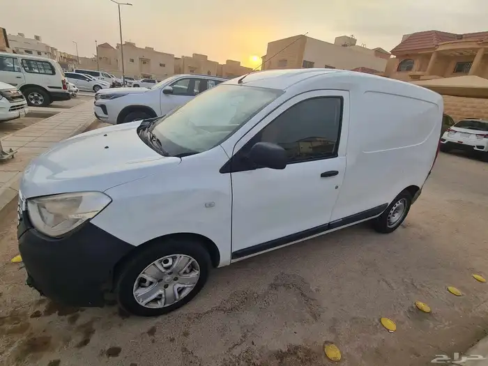 باص فان رينو بضاعة 2019 0