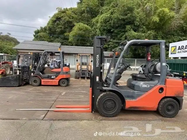 لتاجيراليومي والشهري جميع انواع الرافعات الشوكيه بكل احجامها 7