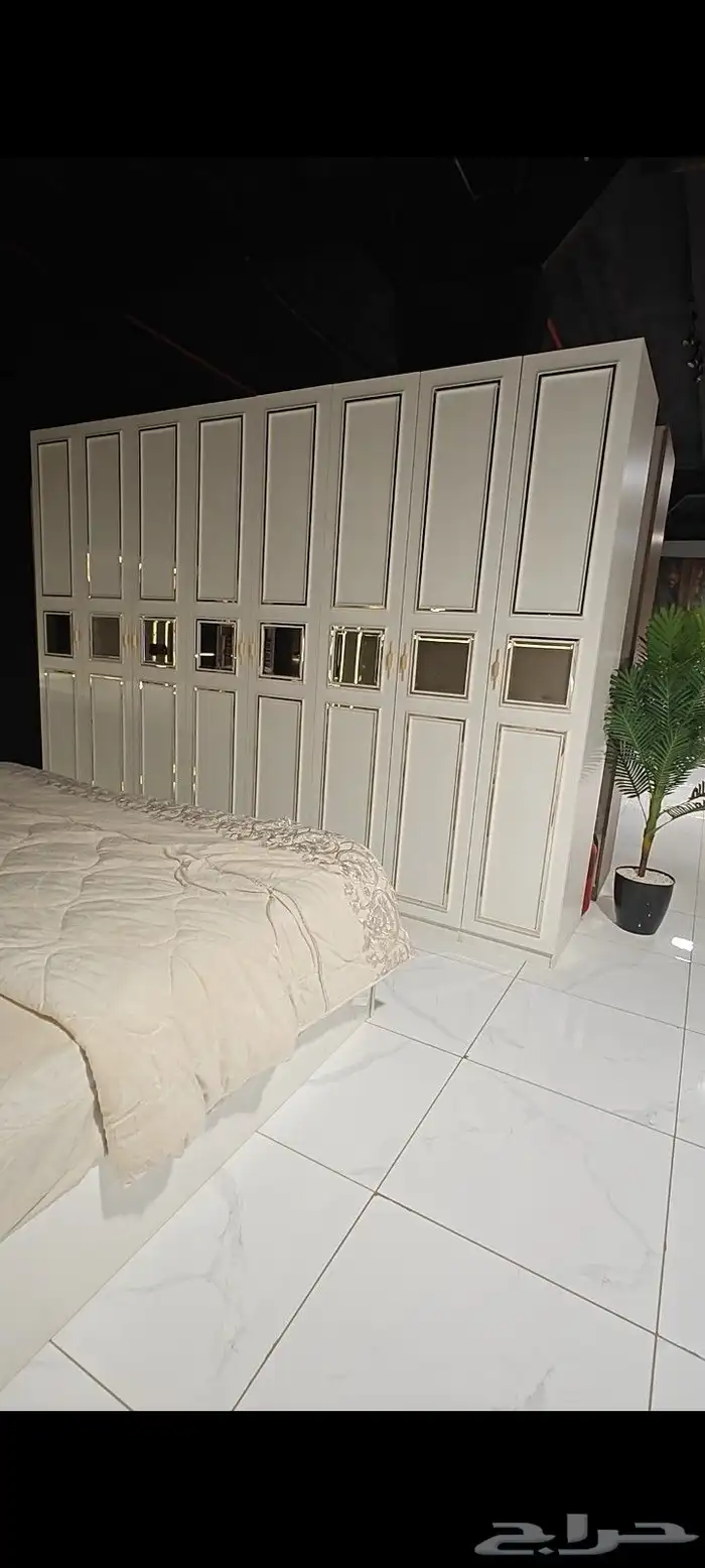 عرض اليوم الوطني غرف نوم عرسان مودرن فخمه تتكون من 9قطعه 10ق 1