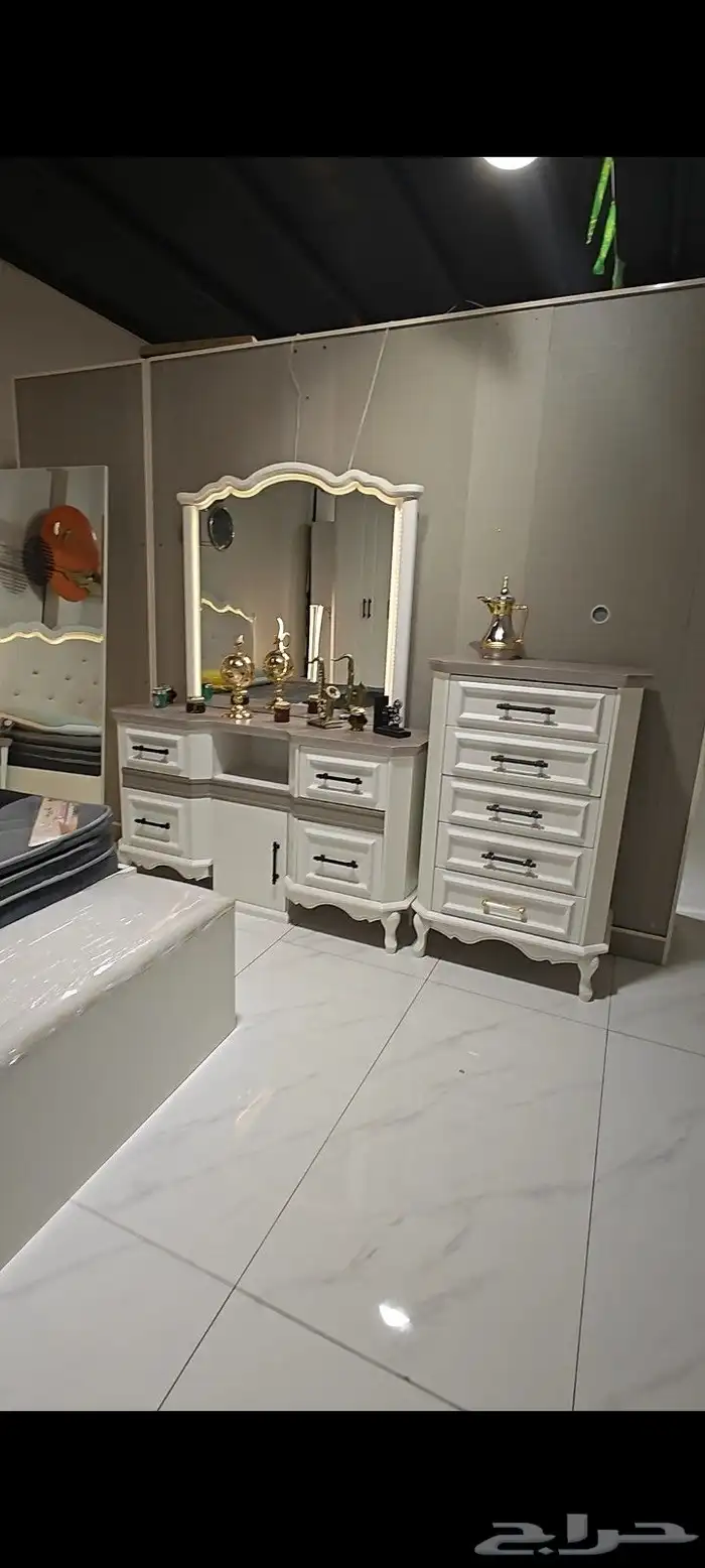 عرض اليوم الوطني غرف نوم عرسان مودرن فخمه تتكون من 9قطعه 10ق 9