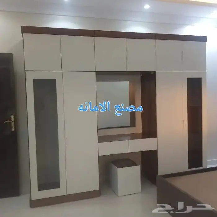 خزانه ملابس طاولات 4