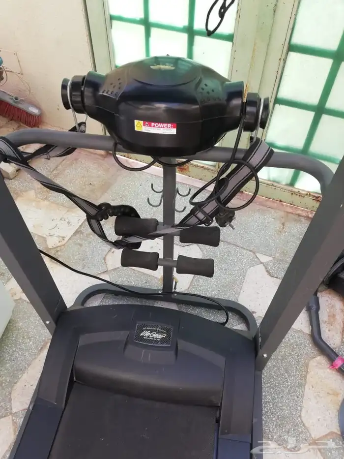 سير رياضي مستخدم نضيف 3