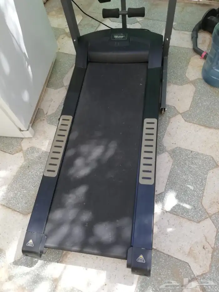 سير رياضي مستخدم نضيف 5