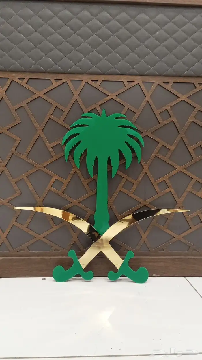 لوحات اكريليك واستاندت لشقق المخدومة 3