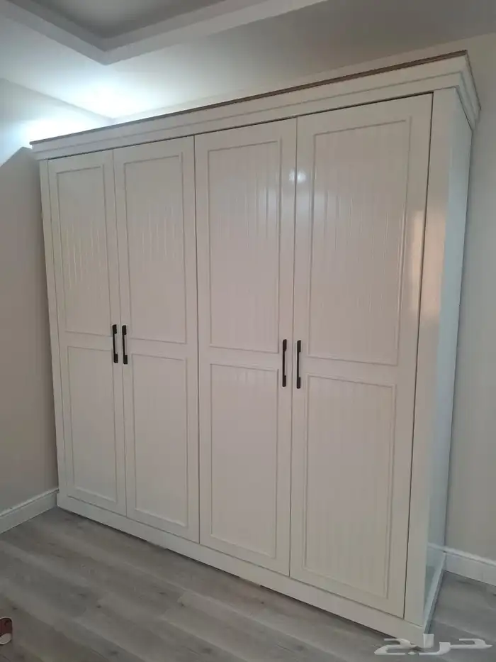 خزانه ملابس طاولات 8