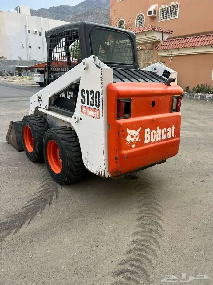 شيول صغير الايجار (بوبكات) 8