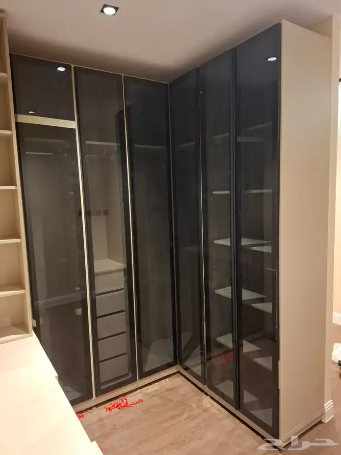 خزانه ملابس طاولات 7