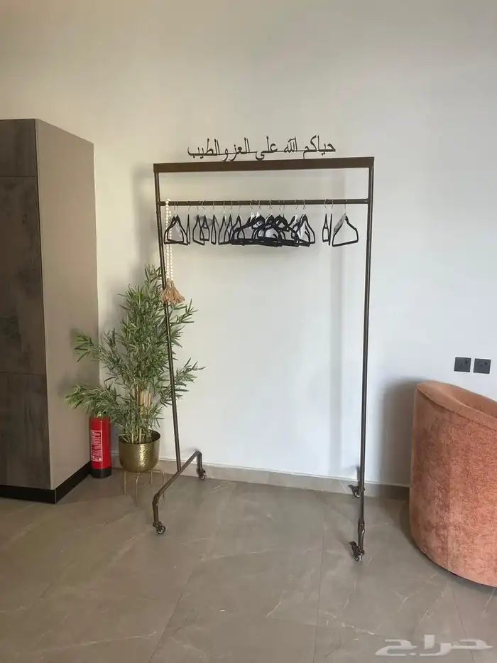 استاند عبايات مع مرايه مجان مع المشرفه والتوصيل لايفوتكم عرو 6