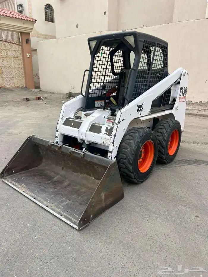 شيول صغير الايجار (بوبكات) 9