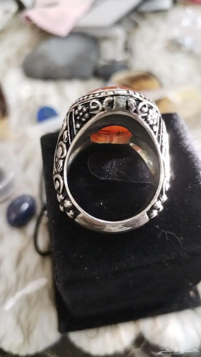 خاتم عقيق يماني زعفراني بطن احمر منقوش 7