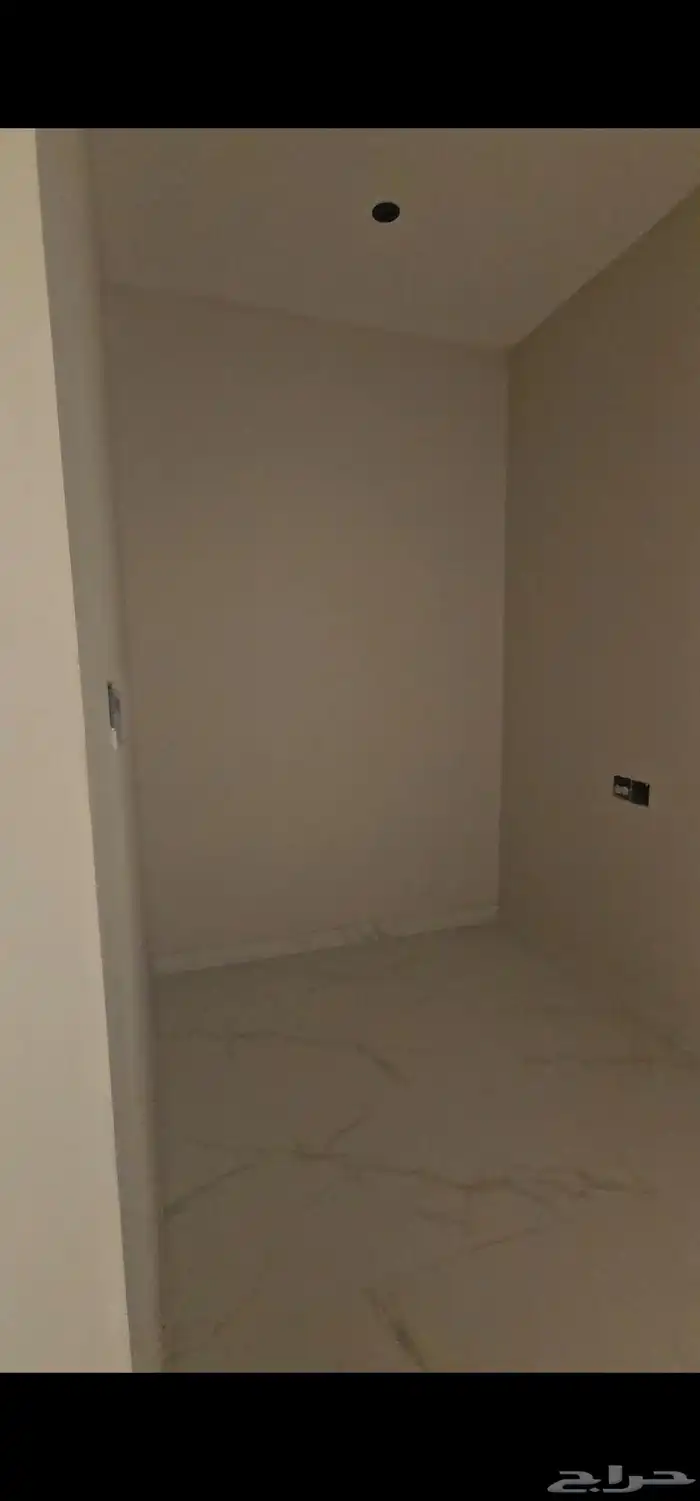 شقة سكنية روف للأيجار39ألف 21