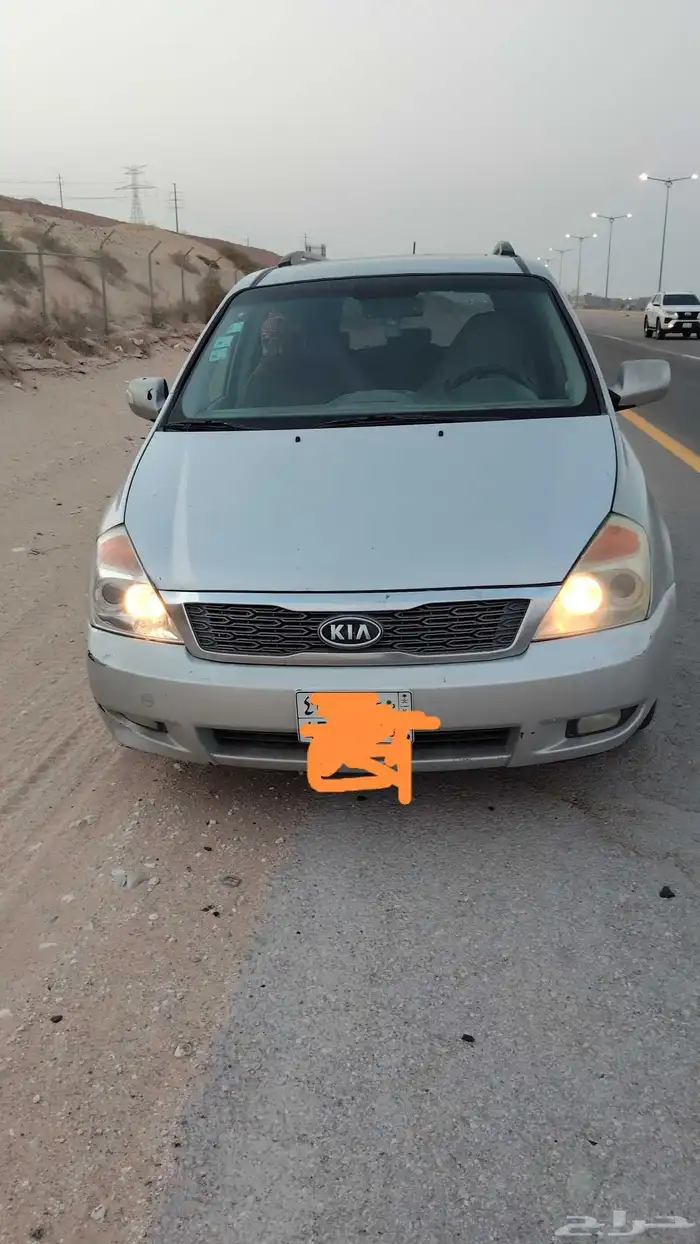 كيا كرنفال 2011 11