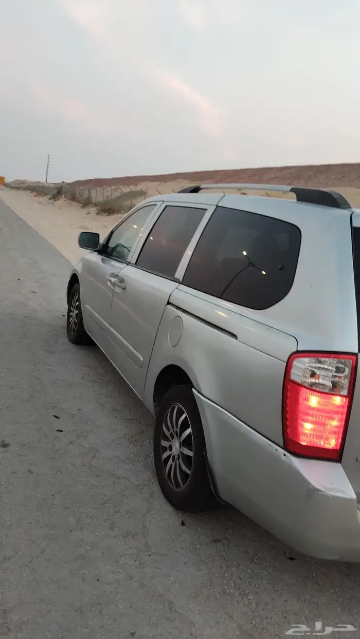 كيا كرنفال 2011 10