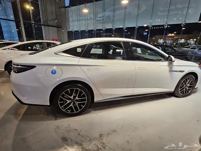 بي واي دي سيل 7 2025 أعلى المواصفات بسعر اسطووري للكاش وتقسي 7